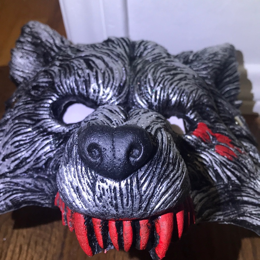 Mask - Picture 2 of 10